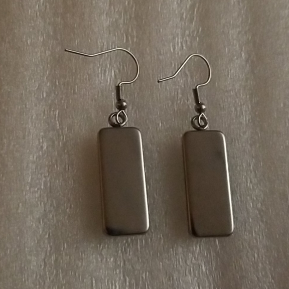 Guardian Angel drop earrings - Picture 3 of 3